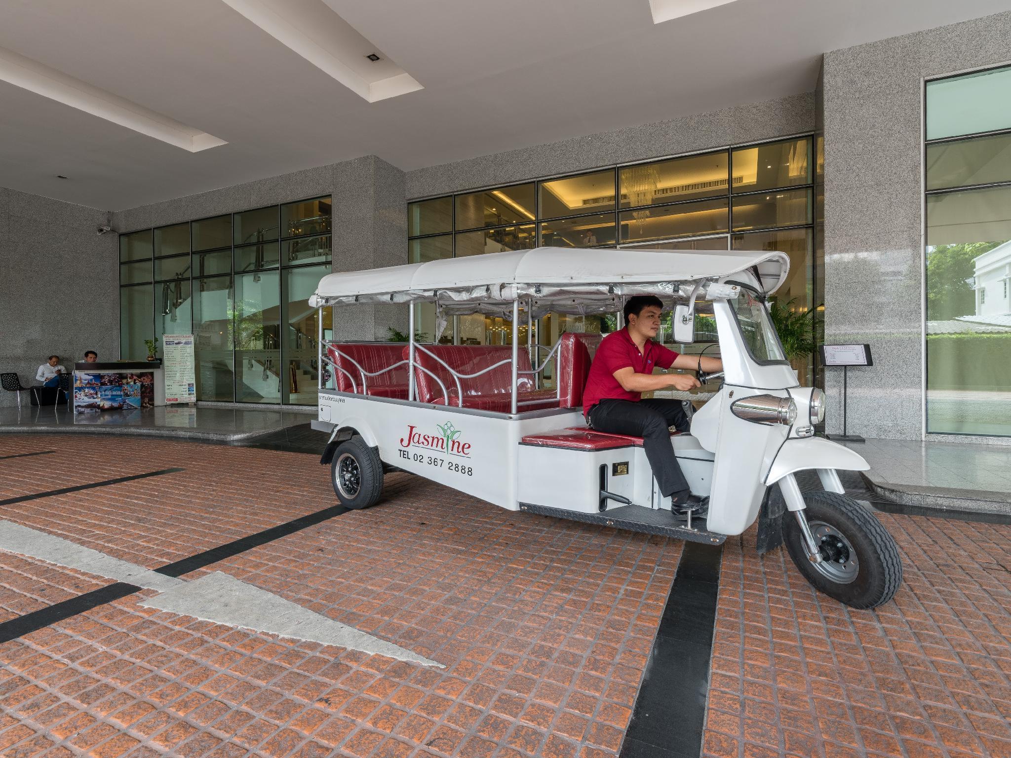 Jasmine Grande Residence Bangkok Ngoại thất bức ảnh The Tuk-Tuk