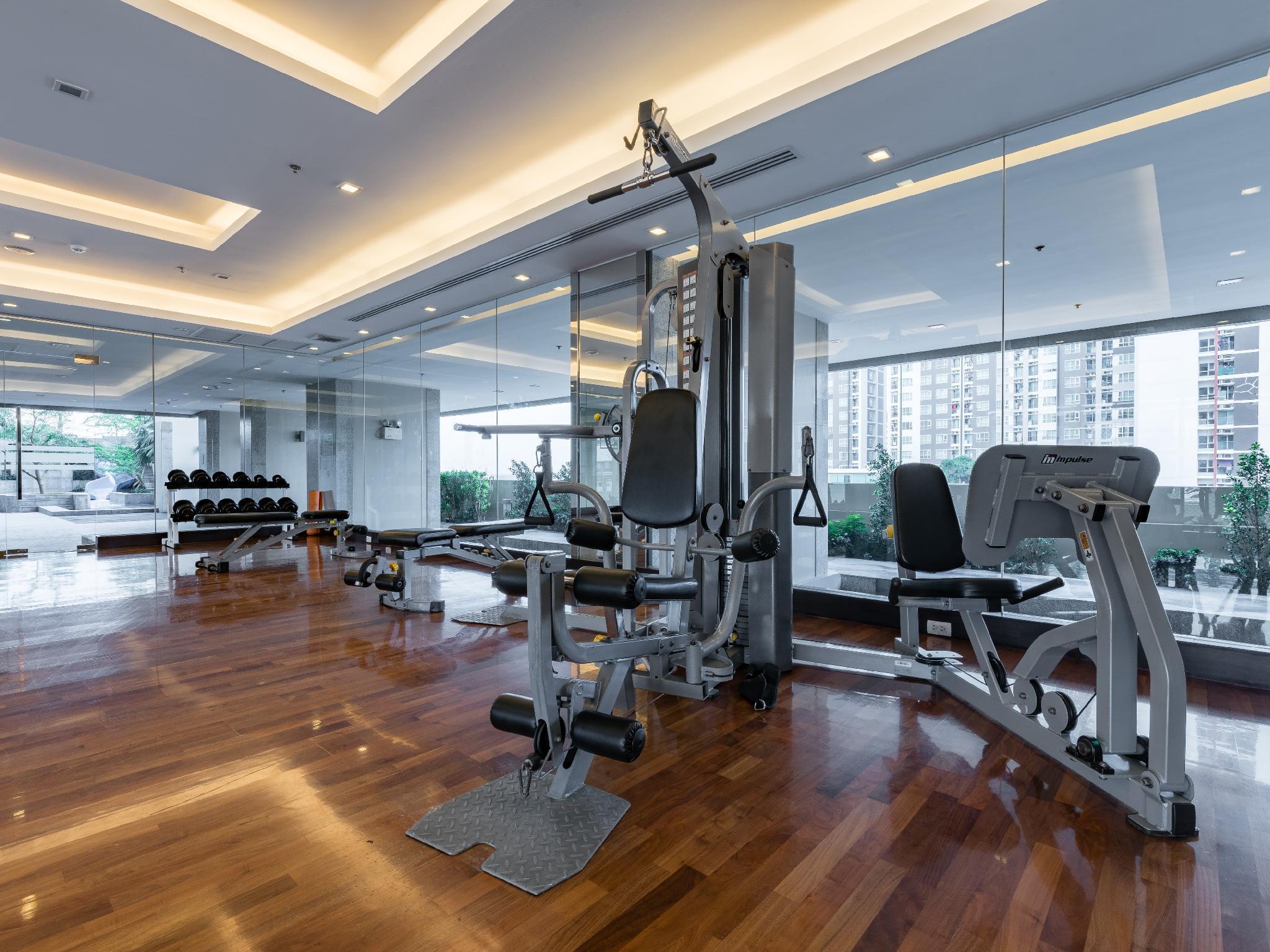 Jasmine Grande Residence Bangkok Ngoại thất bức ảnh The gym at the 1016 Residences