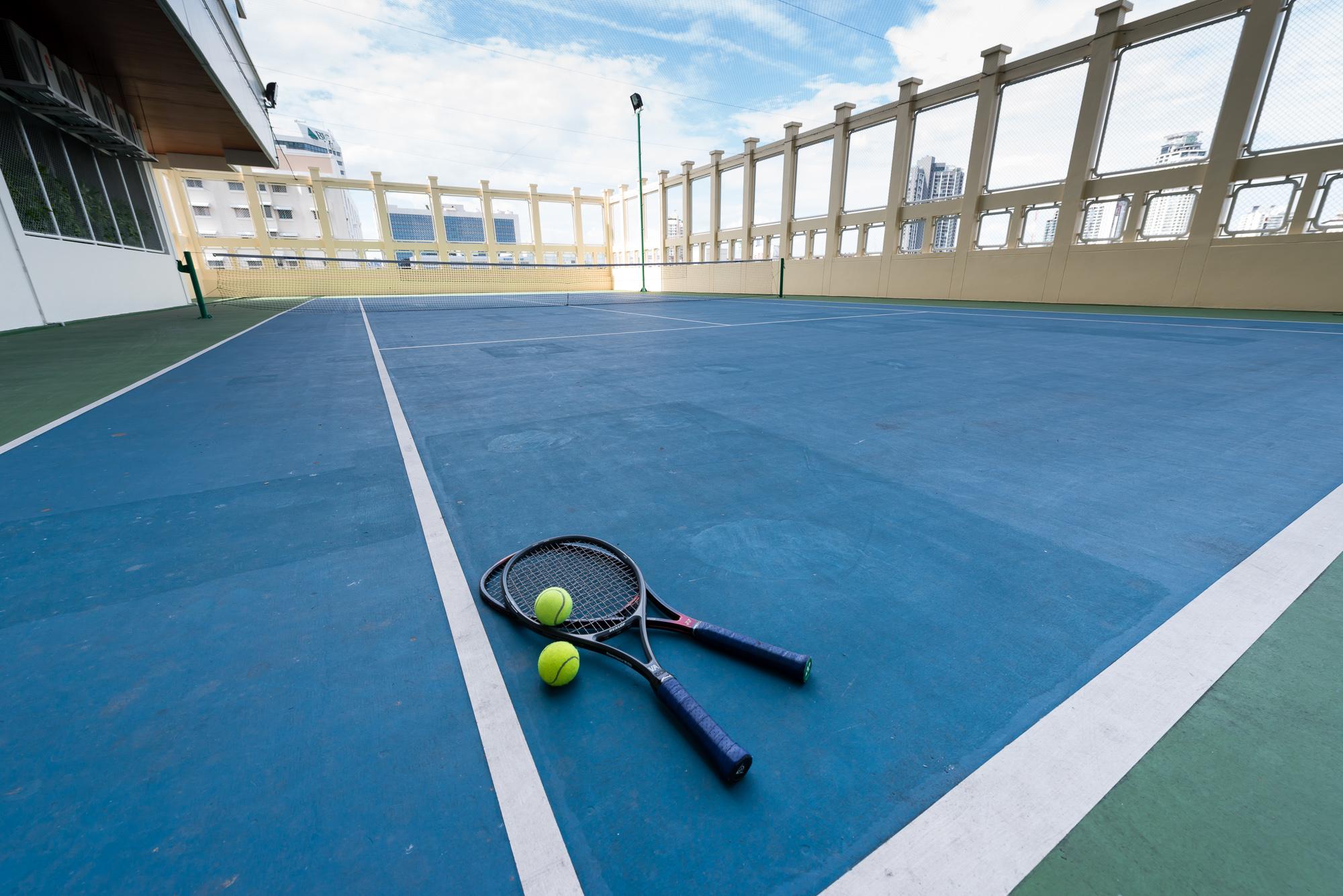 Jasmine Grande Residence Bangkok Ngoại thất bức ảnh Tennis court at the Ritz-Carlton, Singapore