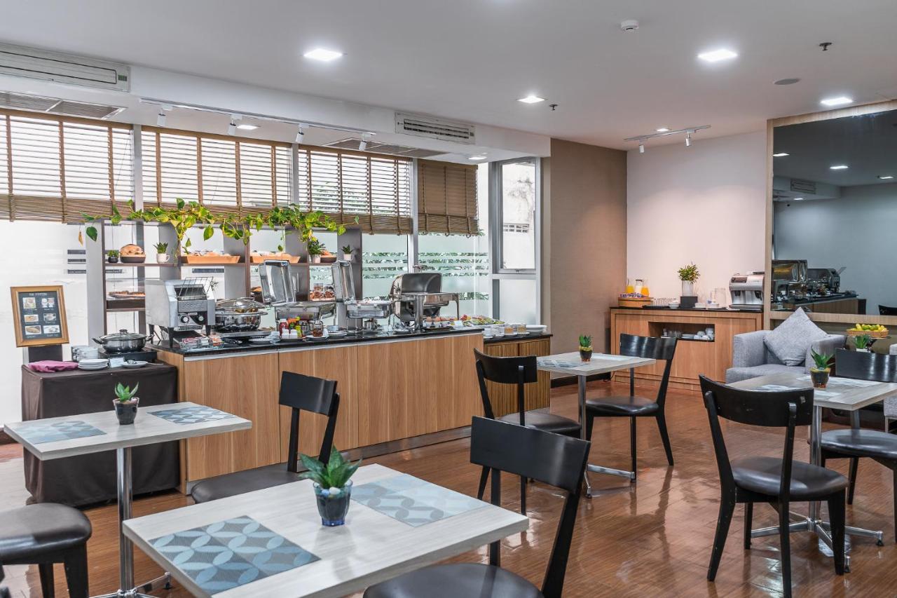Jasmine Grande Residence Bangkok Ngoại thất bức ảnh The interior of the cafe