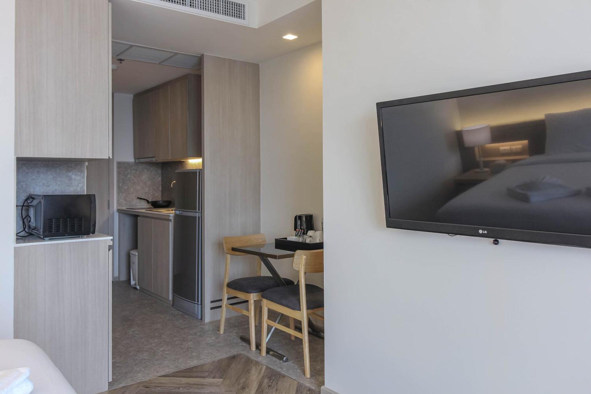 Jasmine Grande Residence Bangkok Ngoại thất bức ảnh A studio apartment in the UK