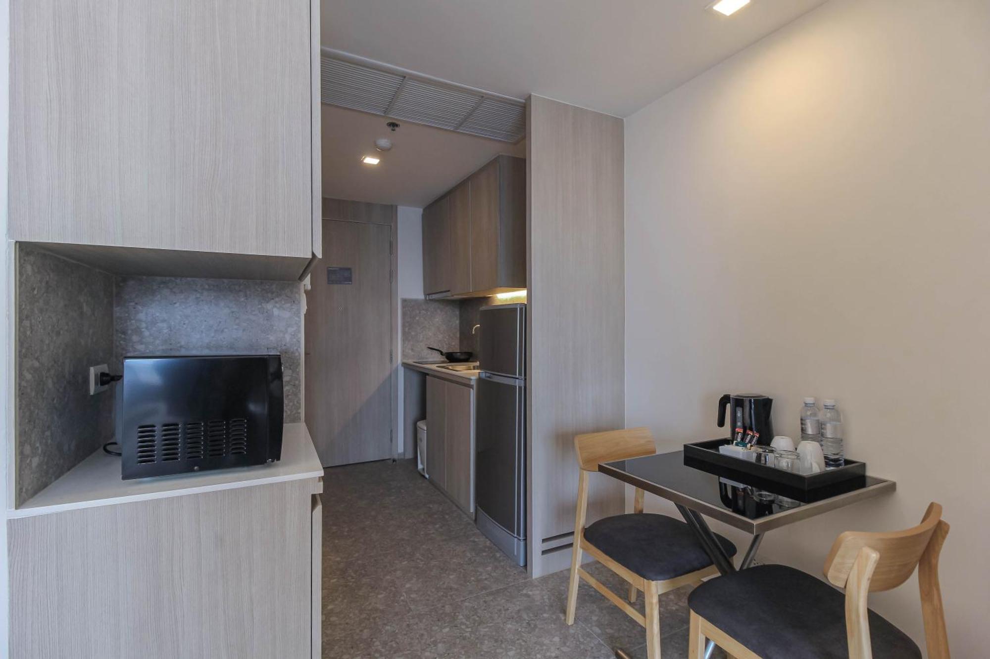 Jasmine Grande Residence Bangkok Ngoại thất bức ảnh A typical studio apartment in Singapore